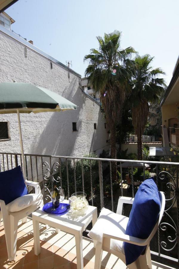 Residenza D'Epoca B&B Celeste กาแซร์ตา ภายนอก รูปภาพ