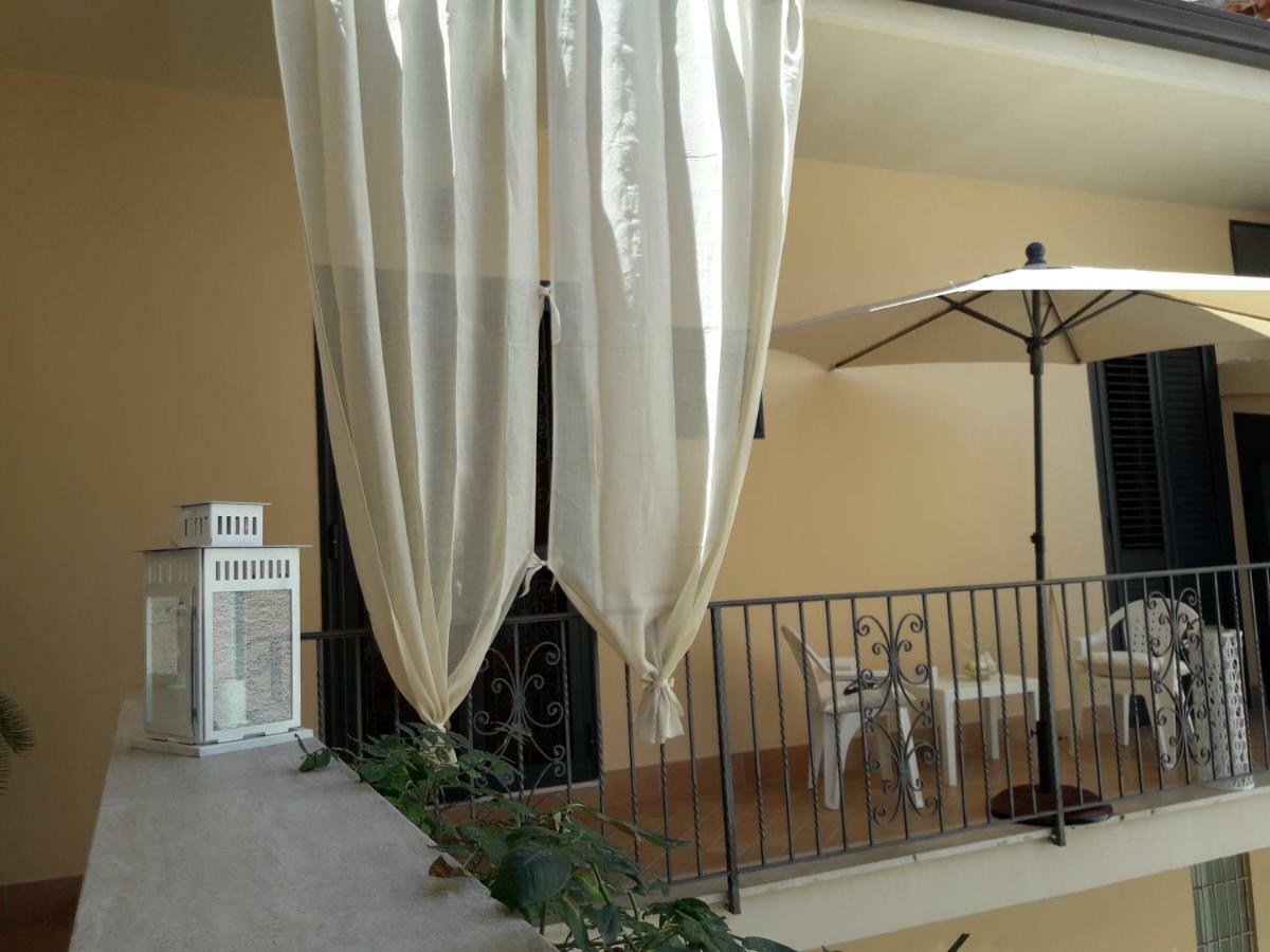 Residenza D'Epoca B&B Celeste กาแซร์ตา ภายนอก รูปภาพ